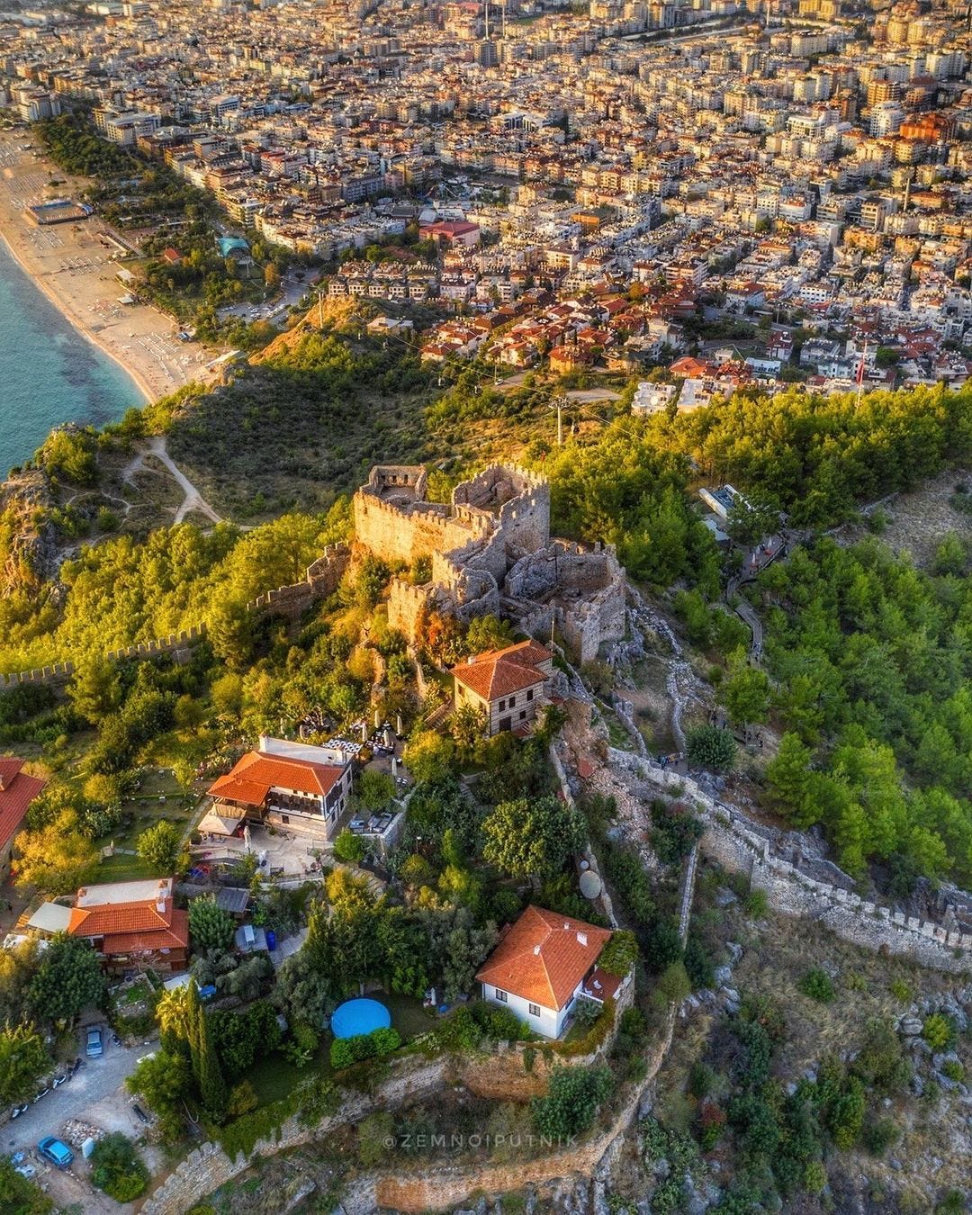 Аланийская крепость, коронавирус и канатная дорога