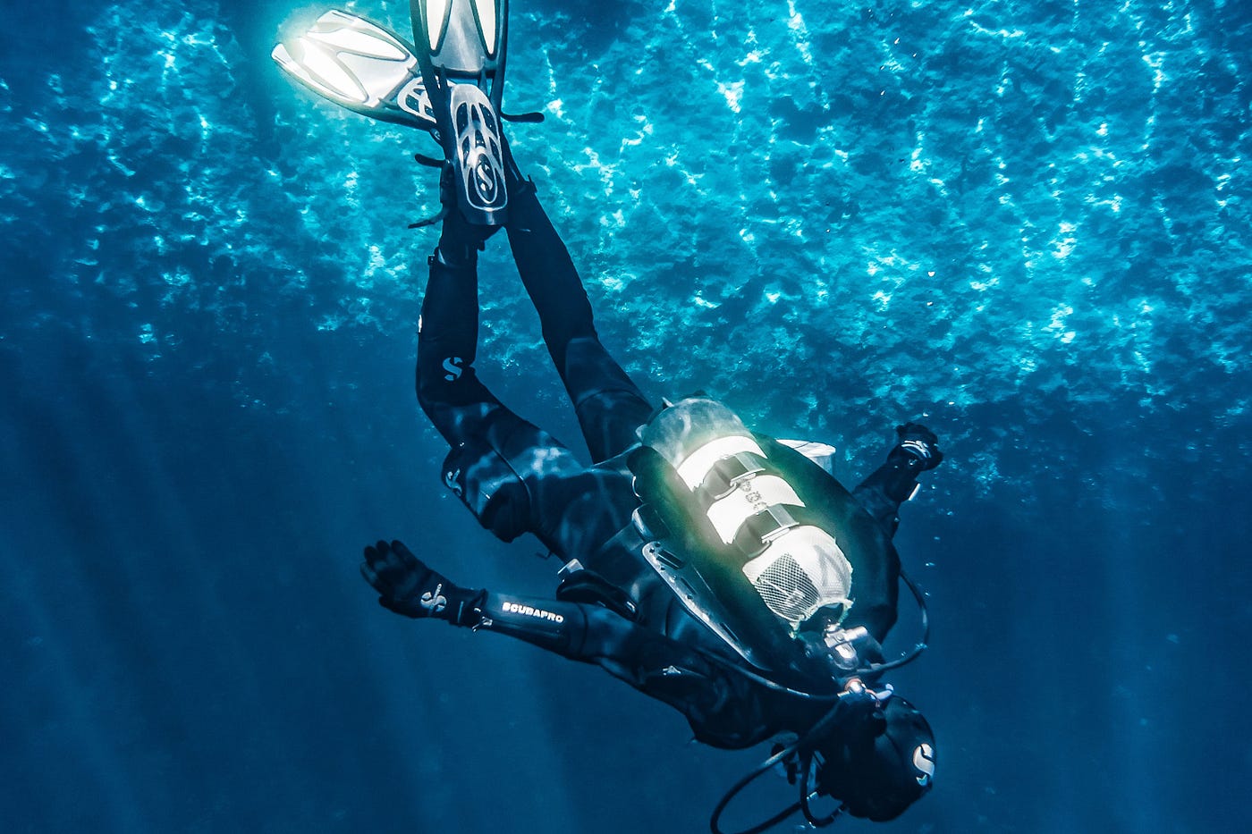 How much money does a scuba diving instructor make?