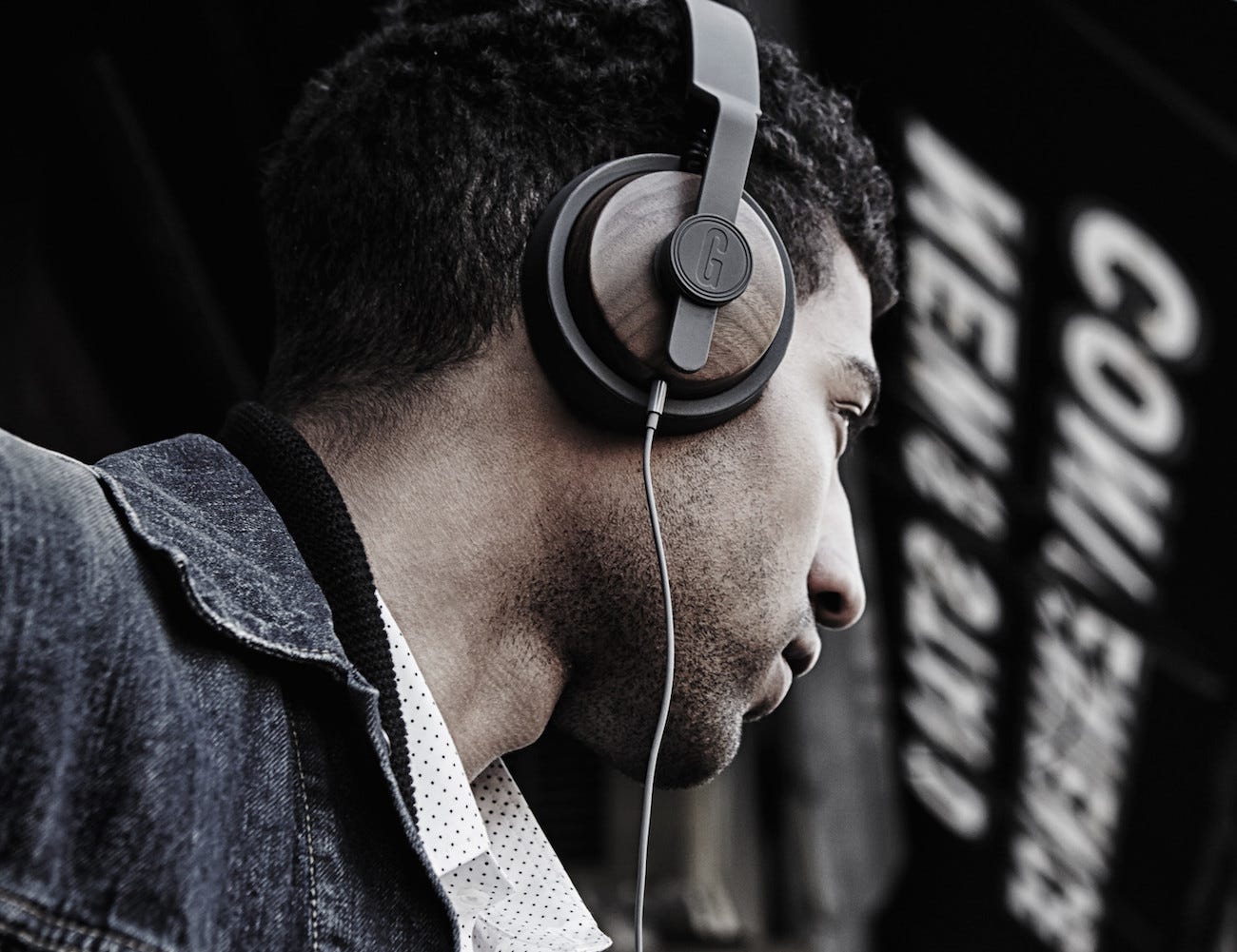 Best Headphones of 2017. Music infiltrates our daily lives. We… | by Gadget  Flow | Gadget Flow | Medium