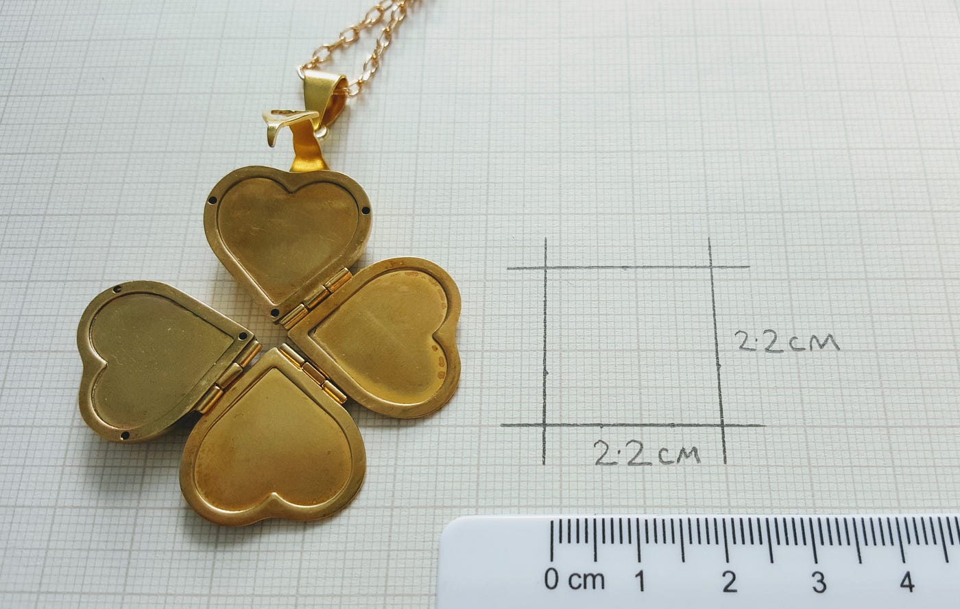 How to print photos for a heart locket 