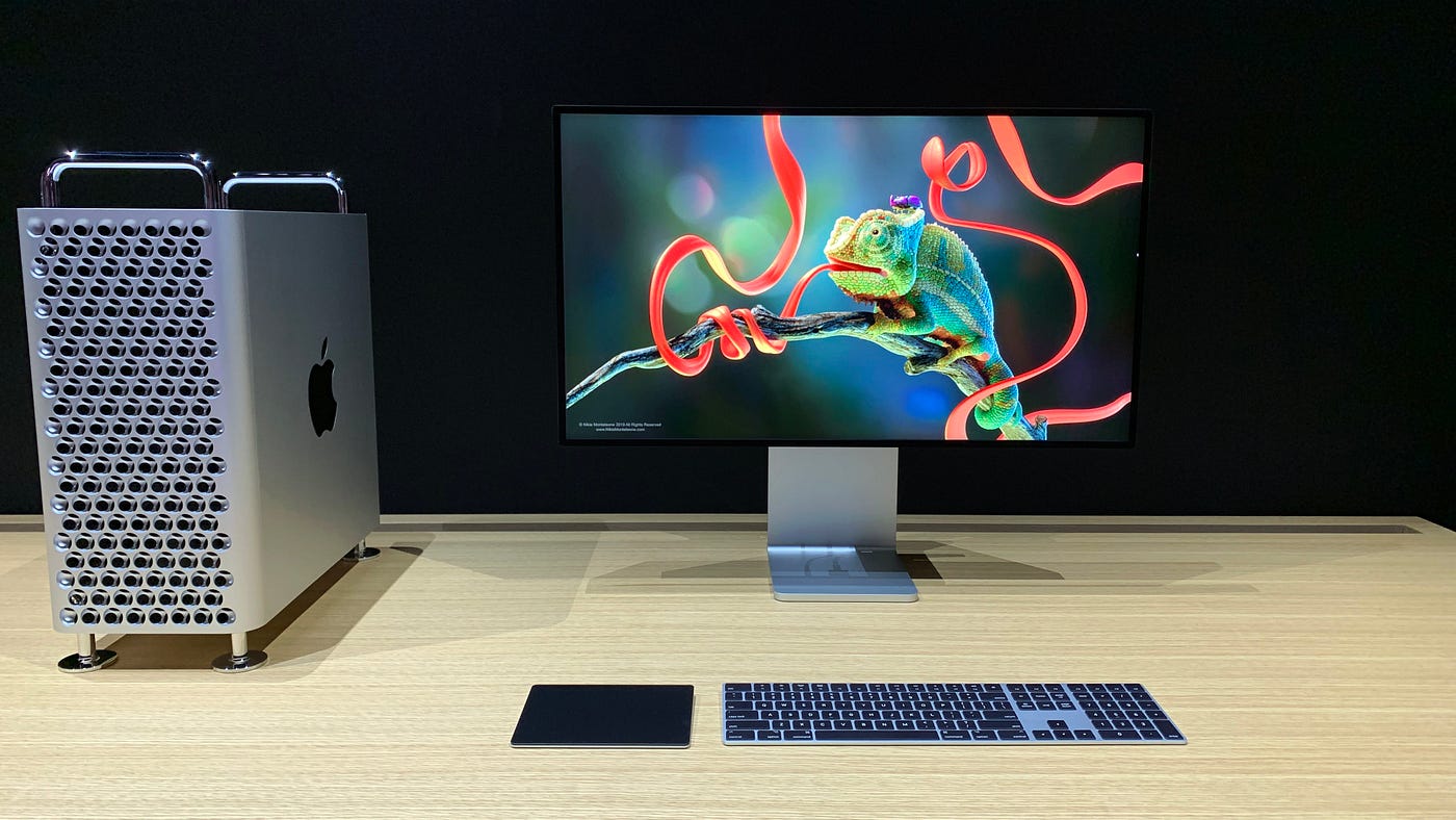 Finally. A Mid-Range Apple Monitor 