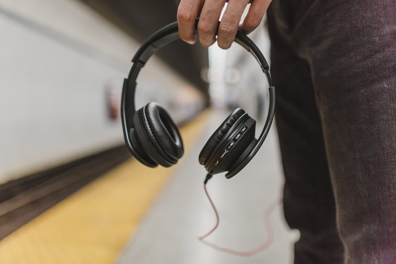 Best Wireless Headphones for iPhone 12 