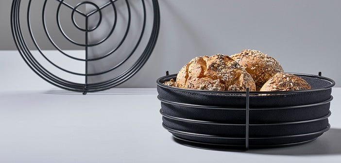 Slik Tar Du Bedre Vare på Brødet. Brød smaker som regel best når det er… |  by Julie Henriksen | Medium