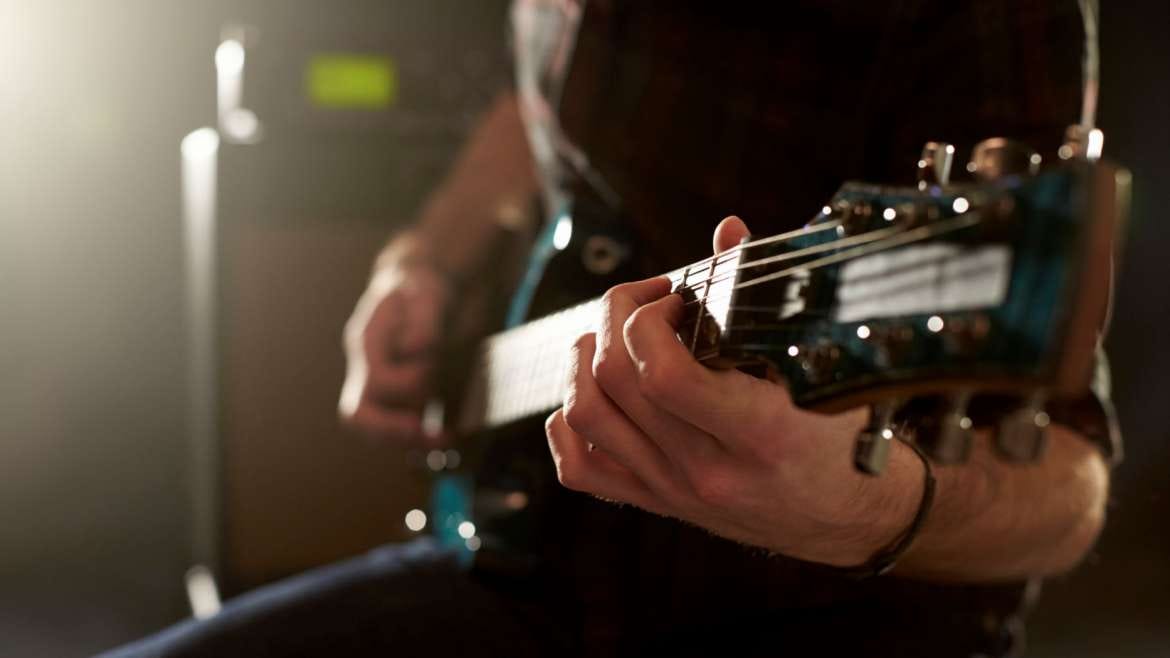 Nicholas Tips For Beginner Guitarists With Sore Finger Tips