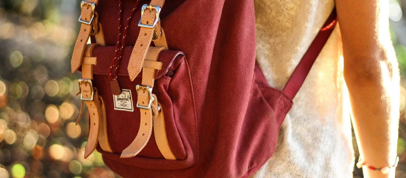 Amazon \u0026 Herschel, il vantaggio che detengono i brand se sanno come  muoversi | by Tiffany Tirado | Webranking | Medium