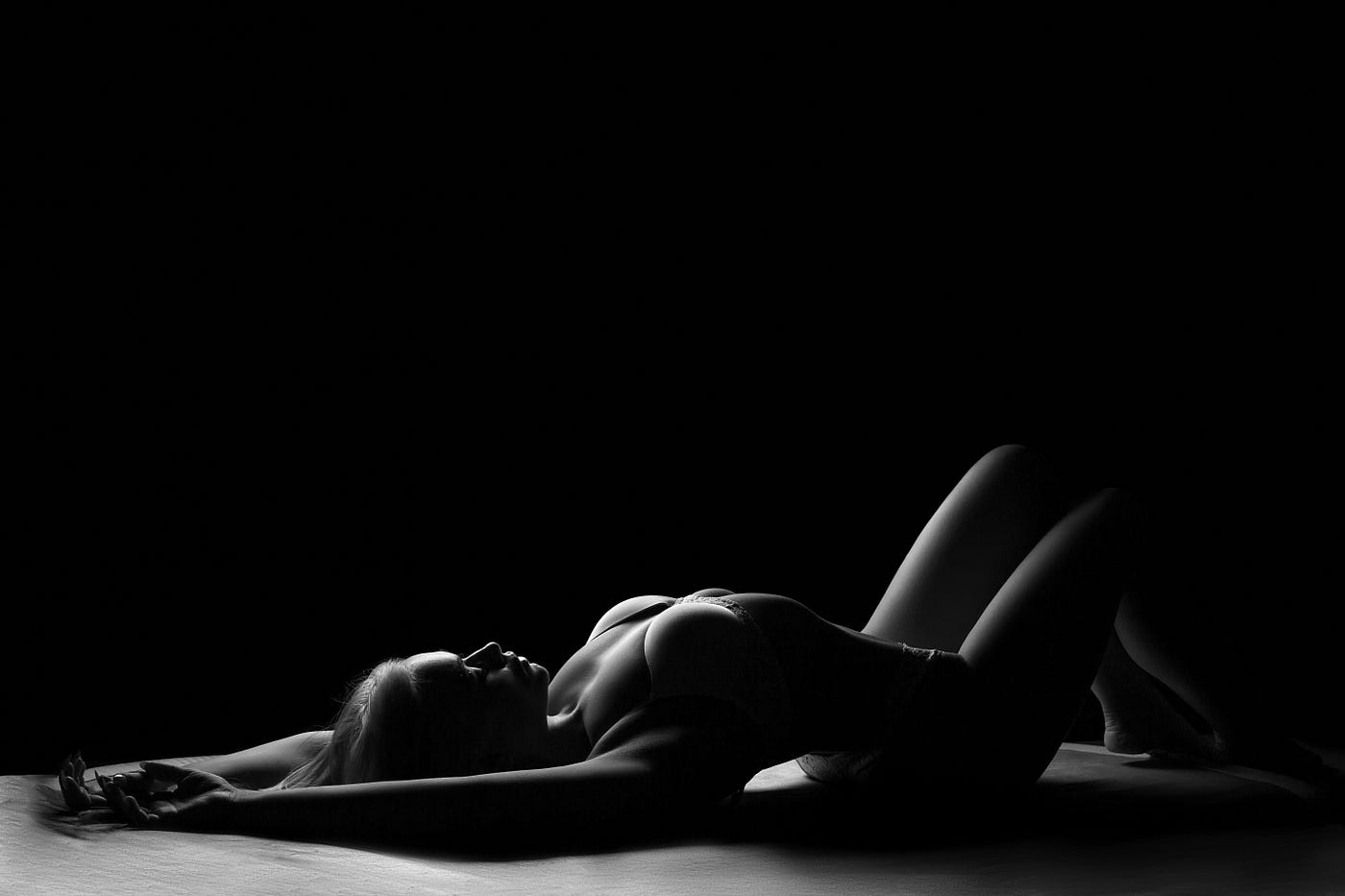 diy boudoir photography backlighting