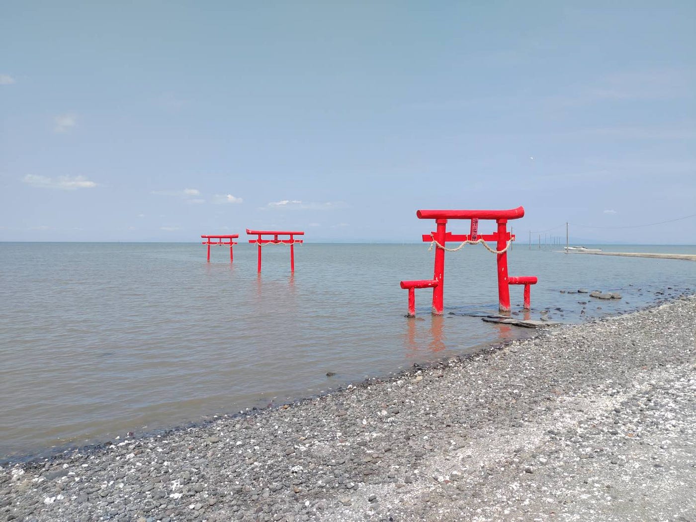 旅 紅色與藍色的一天 北九州佐賀祐德稻荷神社 海中鳥居 我是2寶 今天來講神隱少女的家 在豔陽下當辣妹以及海鮮吃到爽的故事 By 我是2寶 Medium