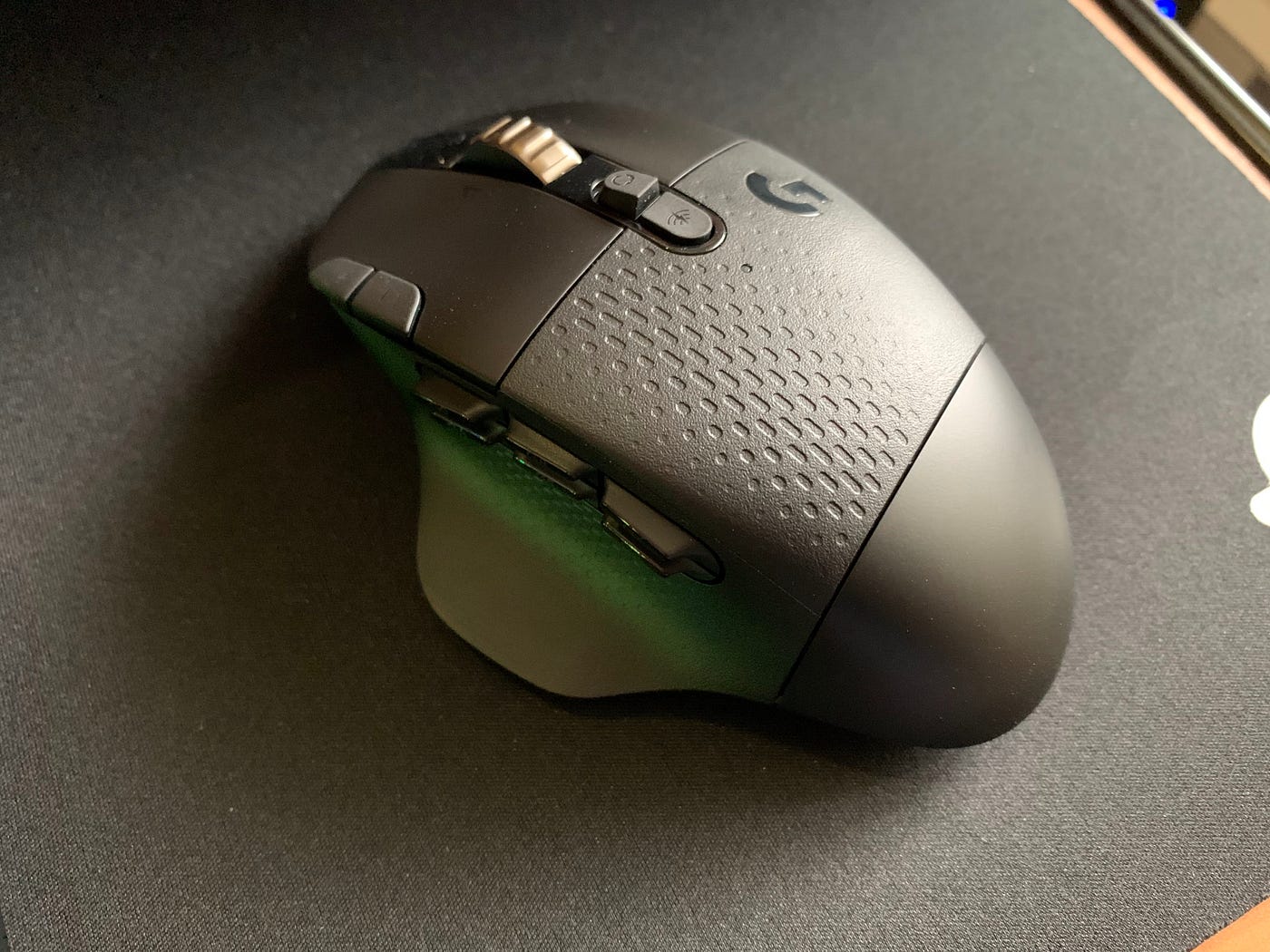 Logitech G604 Wireless Gaming Mouse Review | by Alex Rowe | Medium