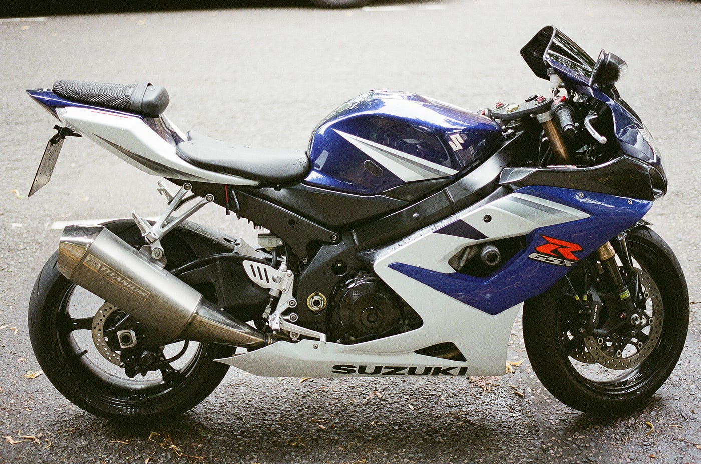 Suzuki GSX-R1000 K5 Review — One Bike to Rule them All | by P2P | shiny  side up | Medium