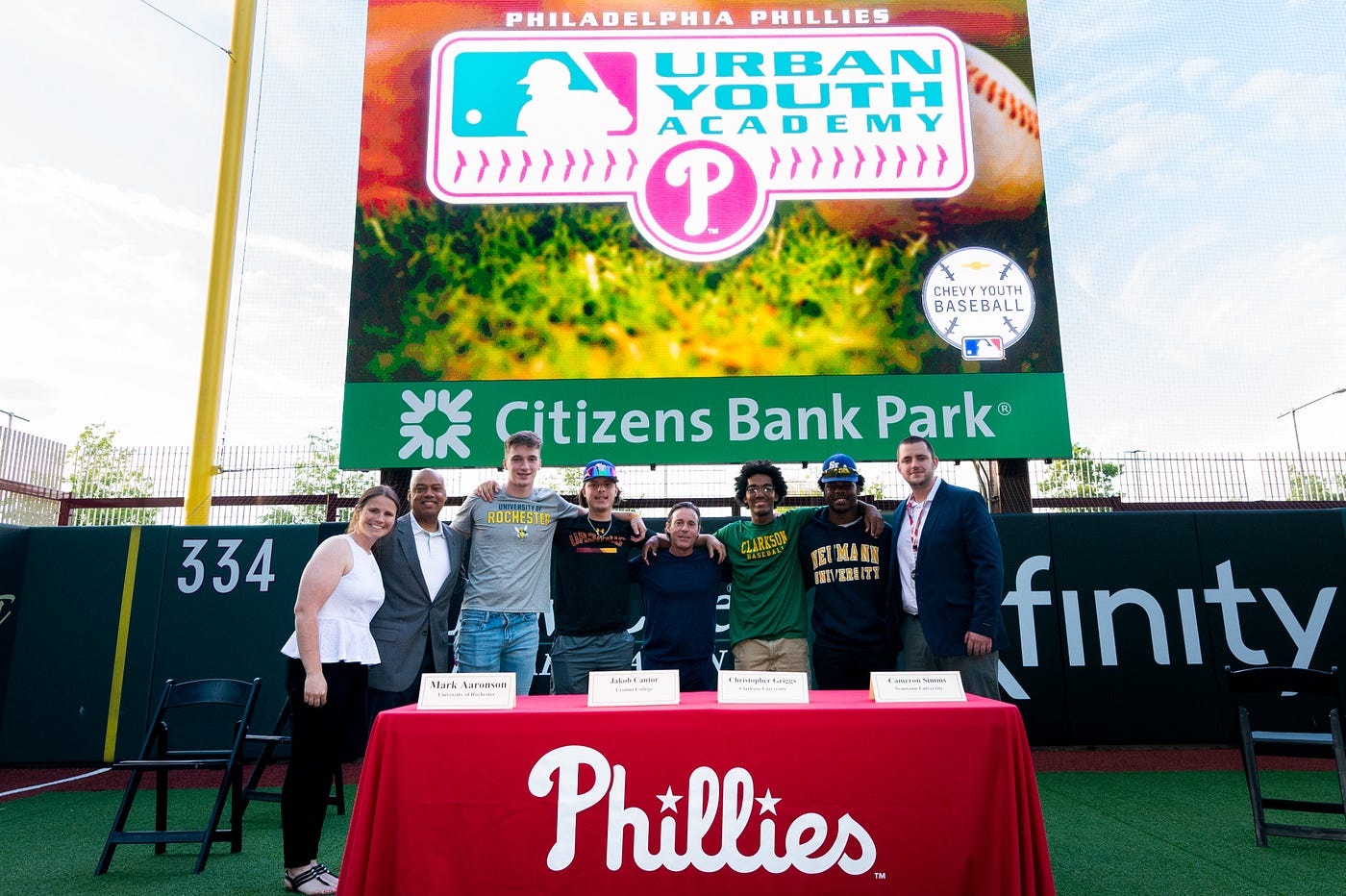 Phillies honor Youth Academy seniors