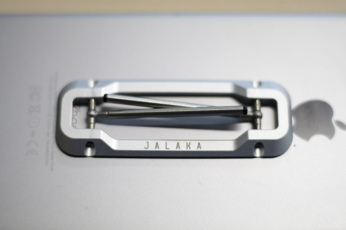 モバイルスタンド Jalaka Dual の感想 勢いで買った割に後悔はない けれども 満足もしていない そのモバイルスタンド J By Mememercyme Unilateral Curious Medium モバイルスタンド Jalaka Dual の感想 勢いで買った割に後悔はない けれども 満足もしていない そのモバイルスタンド J By Mememercyme Unilateral Curious Medium