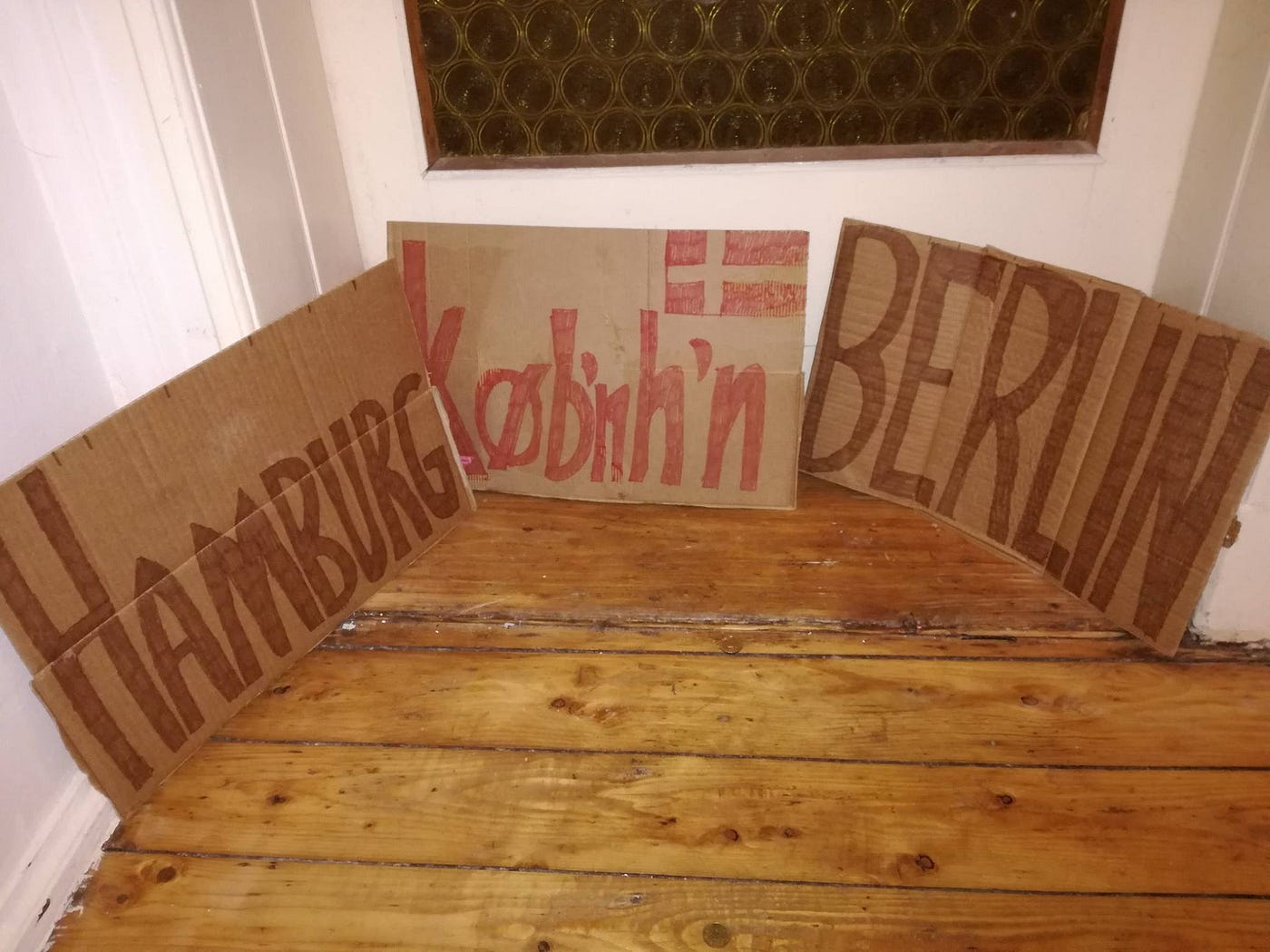 The Pro’s and Cons of Hitchhiking by Adam Carrington Medium