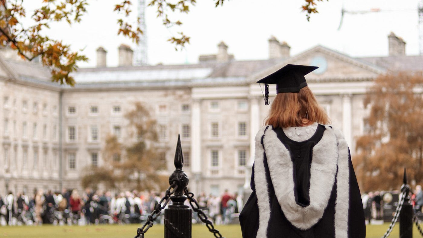 A Graduate’s Ultimate Guide to the PostGrad Job Search by Natalia