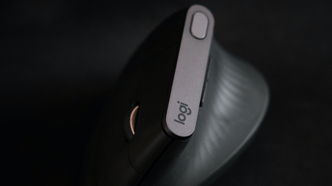 Logitech MX Vertical Mouse Review | Medium