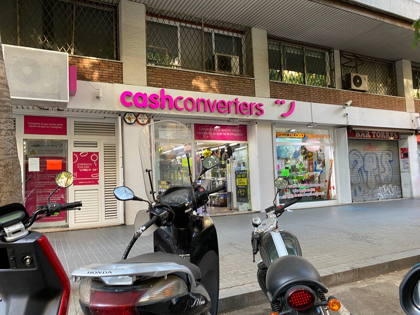 dominio Atlas Jarra cash converters comprar clon Espolvorear Escupir