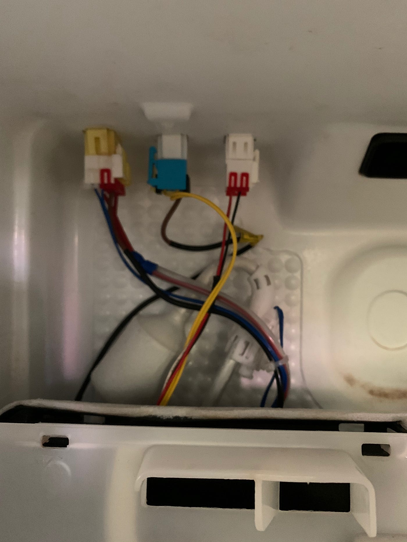 How to fix ice buildup at bottom of your freezer? by Adnan Strujic