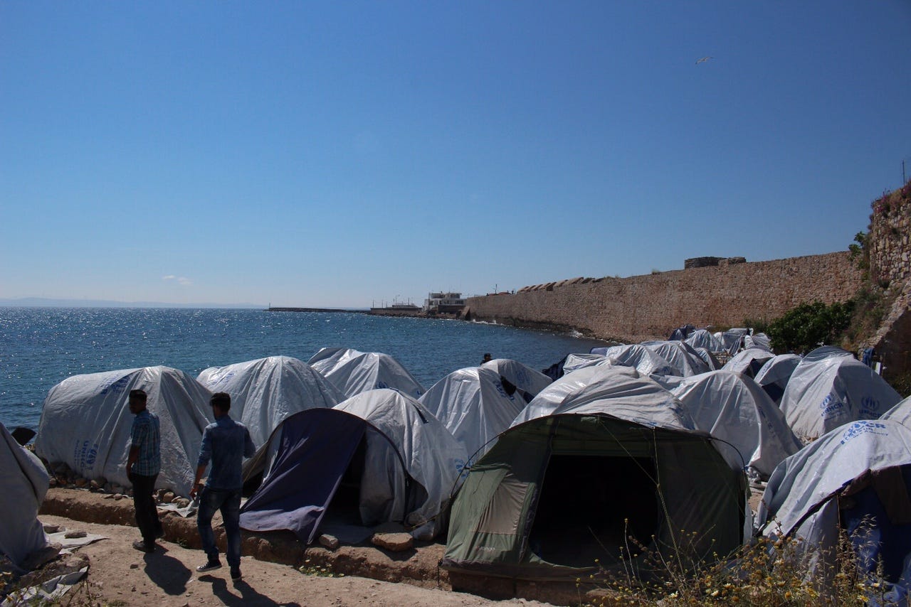 I am here 2032016 Why!!?”. This situation, which is present on all