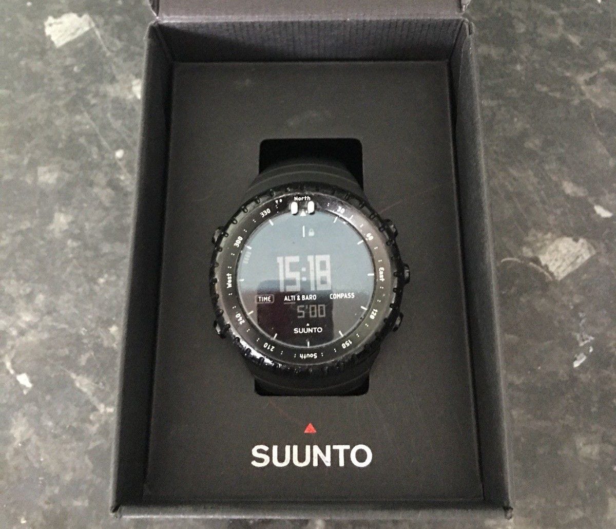 Recensione del Suunto Core All Black con la mia opinione | by Antonio De  Carlo | Orologi da Montagna | Medium