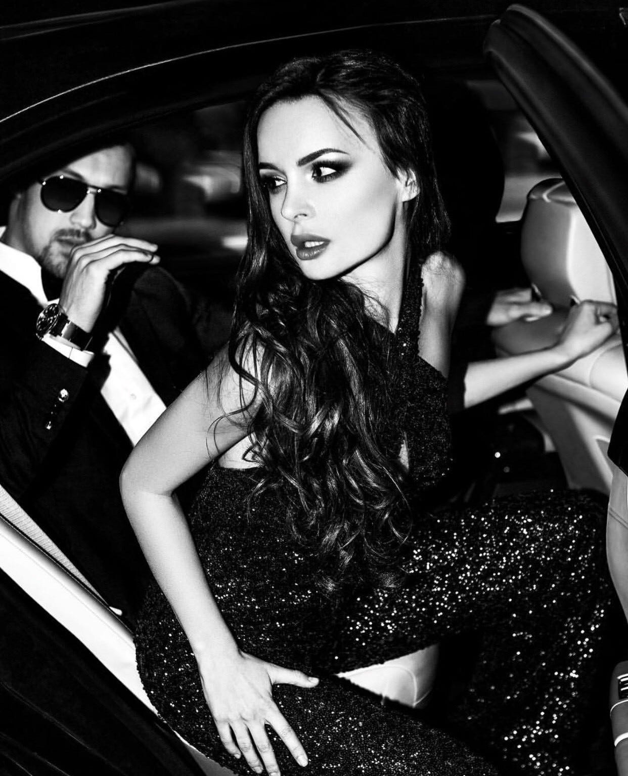 Ona trazi njega rijeka