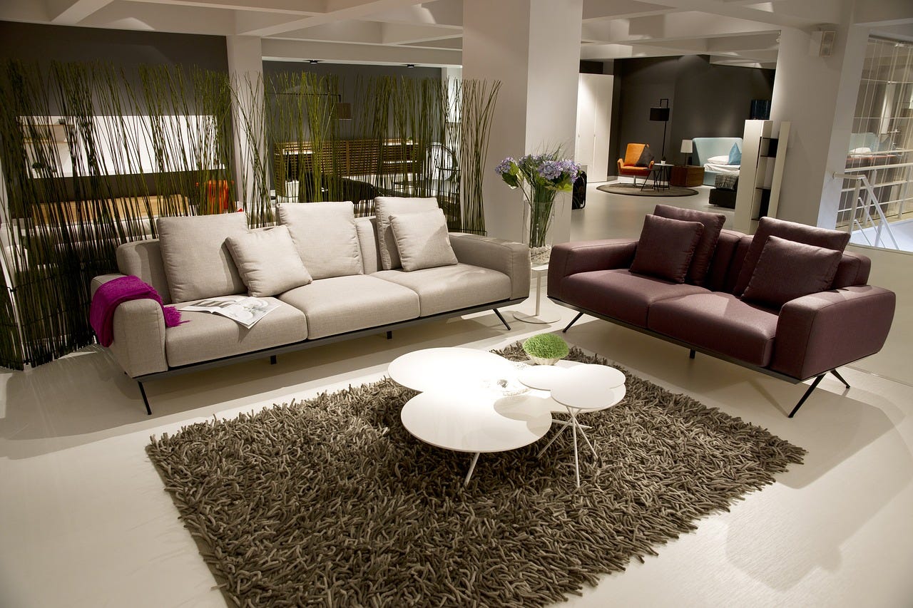 Couch in pleasant surroundings.