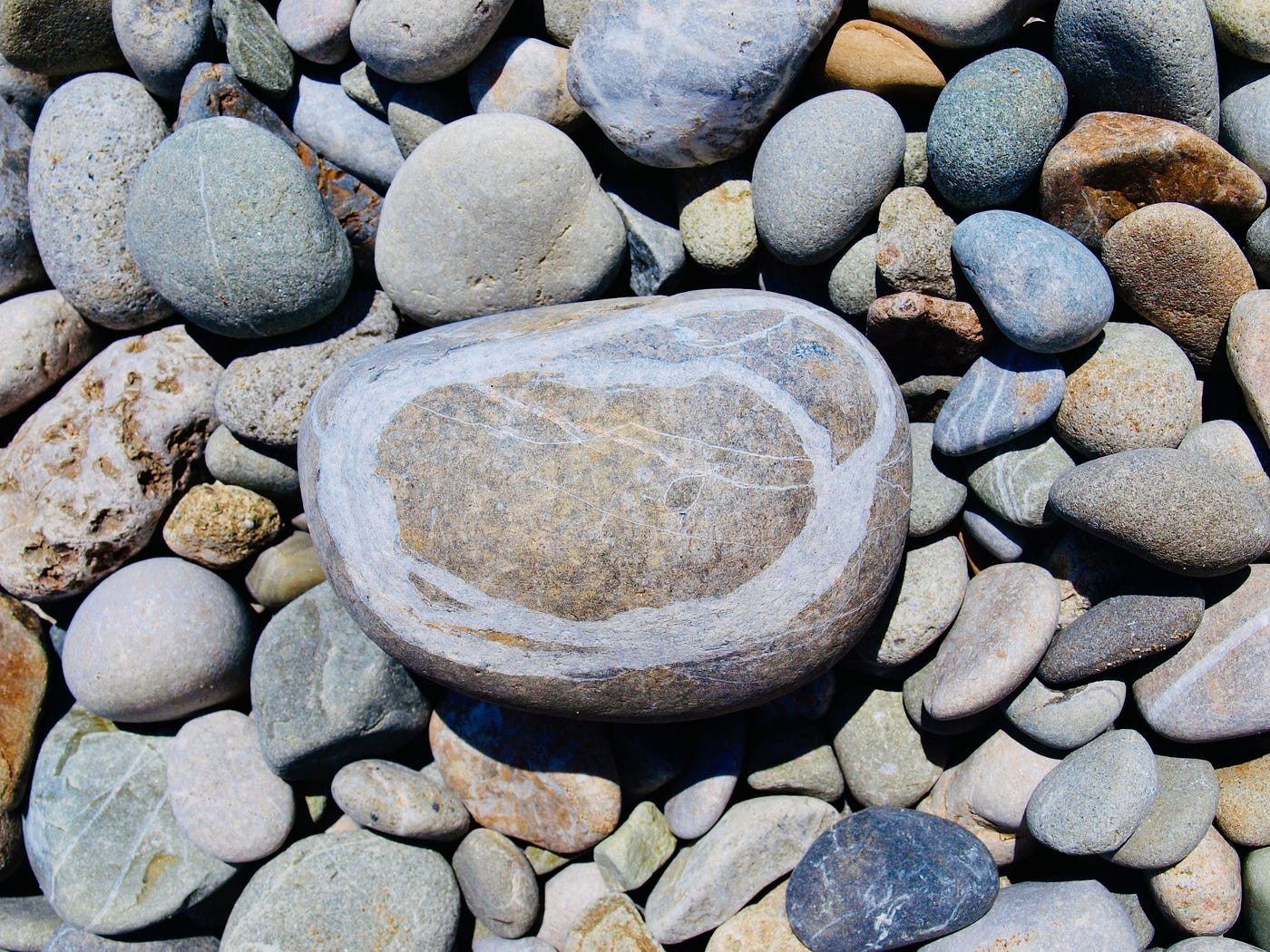 Why do people love stones? How to skip rocks and find Zen. by KATSU