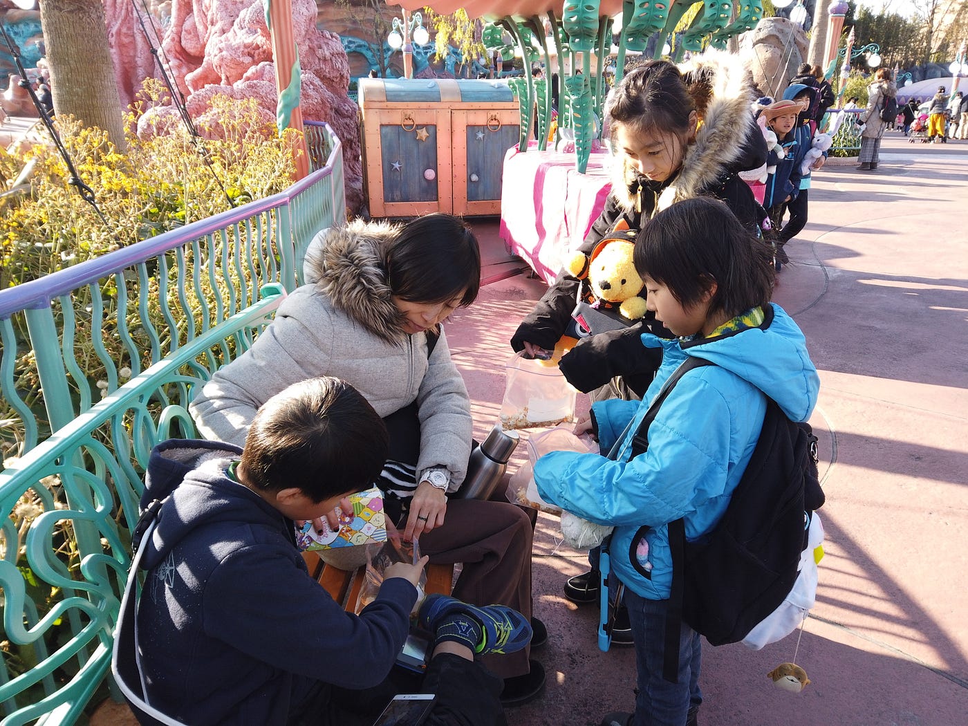 大晦日のディズニーリゾート 昼間だけでも存分に楽しんだ記録 大晦日 特に予定もないということで家族5人で東京ディズニーシーに行ってきました By Daisuke Tanaka Medium
