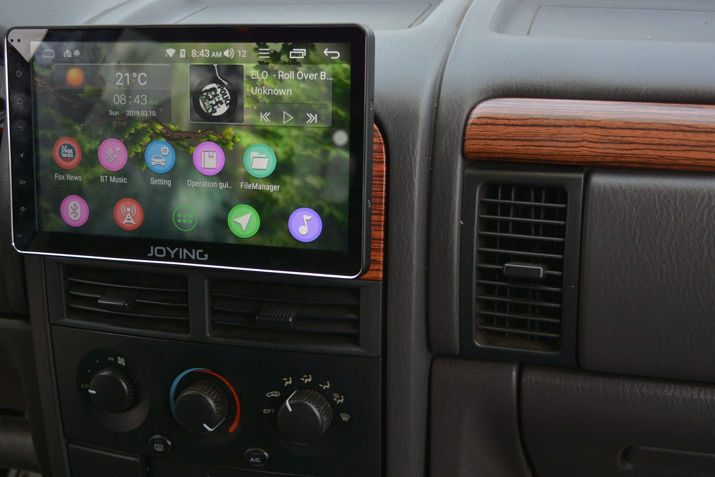 how to install lcd screen in car in stock
