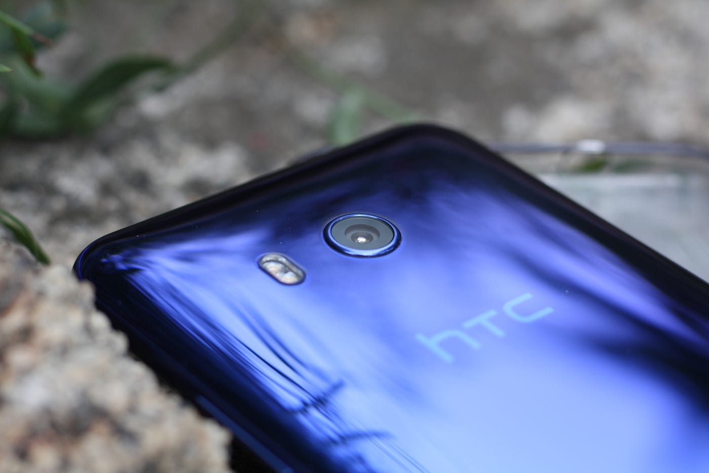 HTC U11 11-Month-In Review: Still Going Strong | by Aaron | Resonance  Reviews | Medium