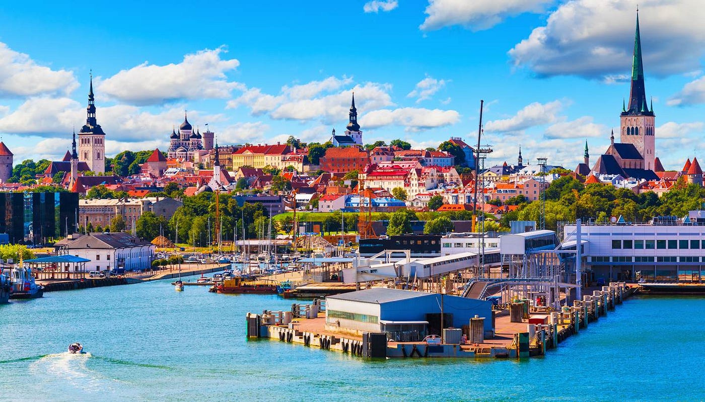 Desde el 2012, Estonia usa blockchain para garantizar la integridad de sus registros de salud, comerciales y legales. En 2017, anunció el lanzamiento de su propia moneda digital, la estcoin.