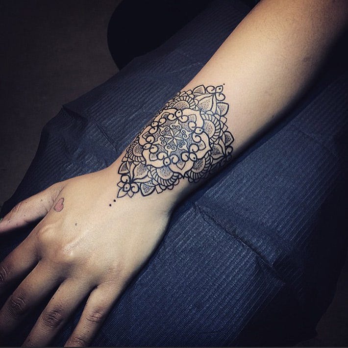 16 Magnifiques Tatouages De Mandala Poignet Femme My