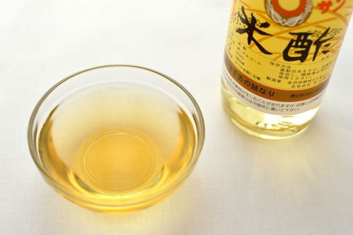 Mirin VS Rice Vinegar: What's the Difference? - Tony Chen ...