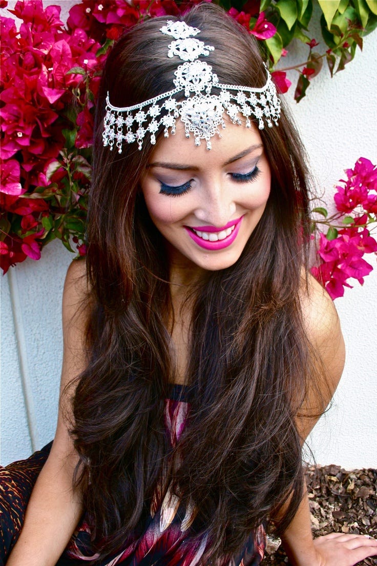 Maang Tikka Hairstyles Amber Medium