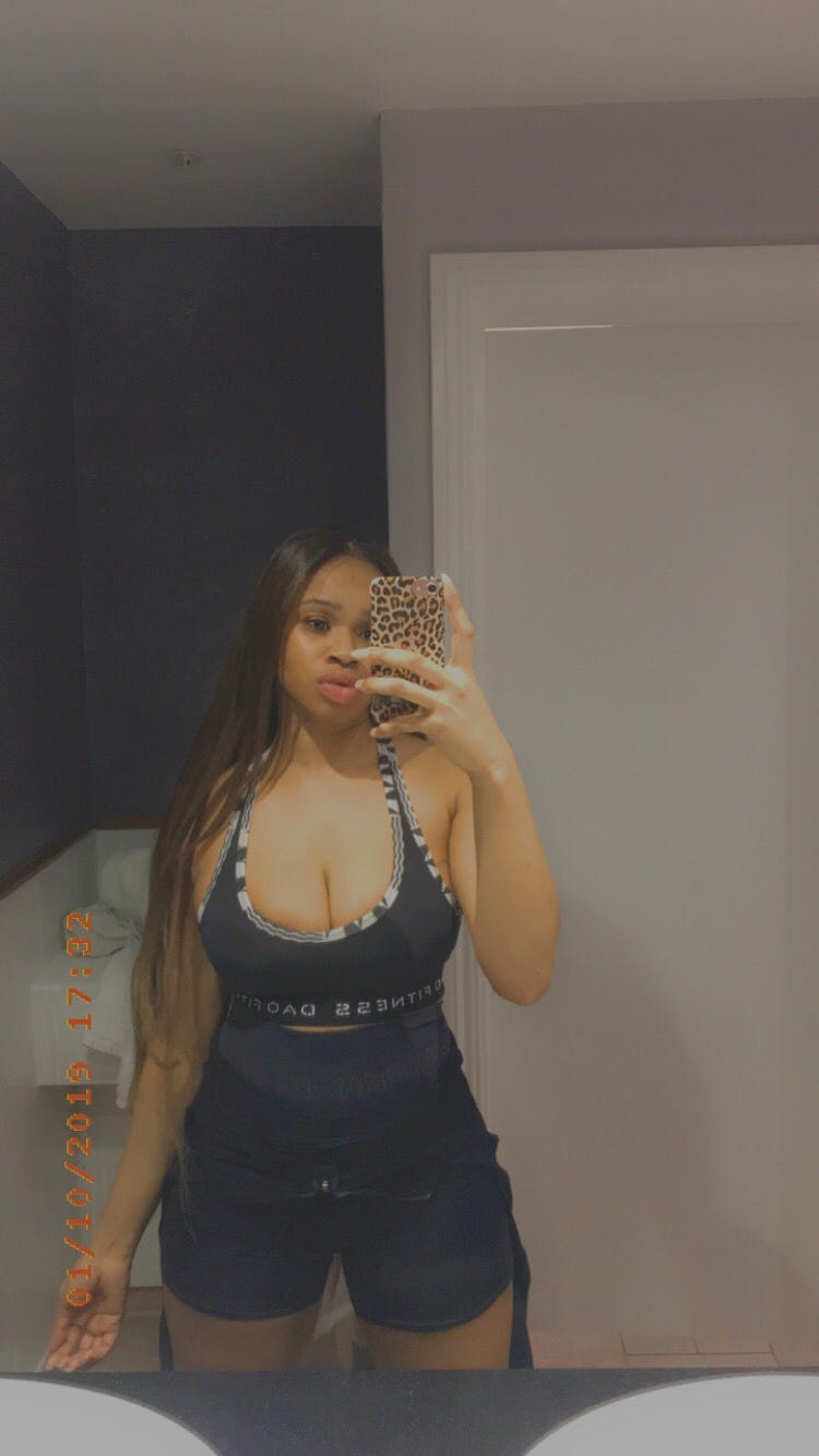 wearing sports bra to gym