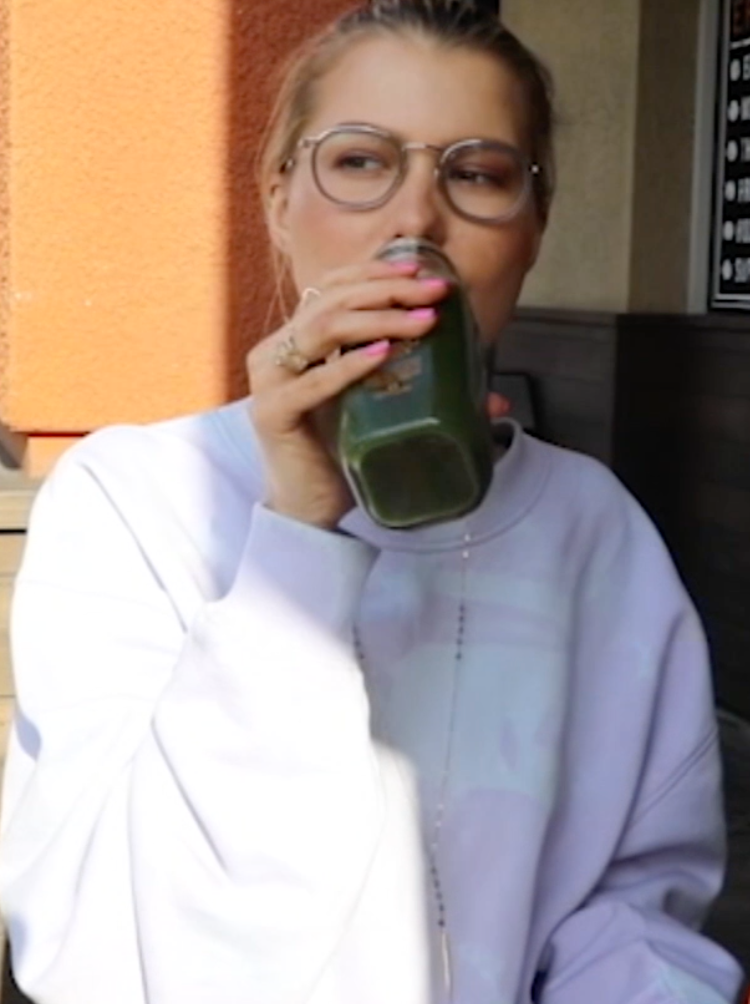 A Model Lady tries a Model Berry. One ordinary day of Ledidi Berries ...