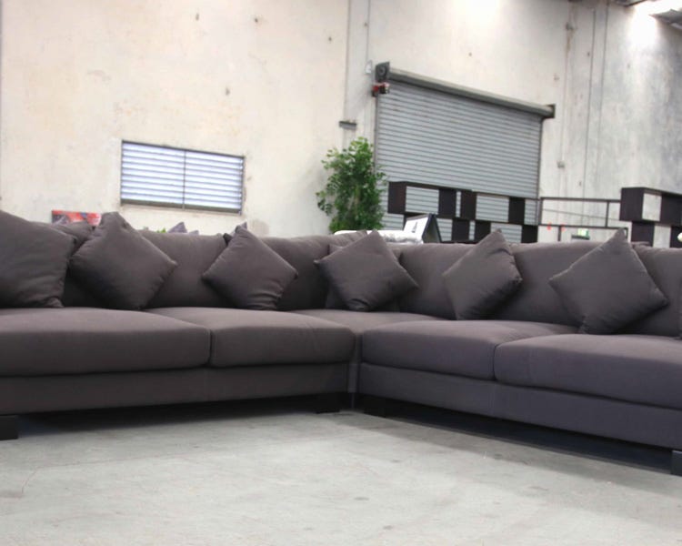 Furniture Setting Tips For A Spacious Living Room Mathew