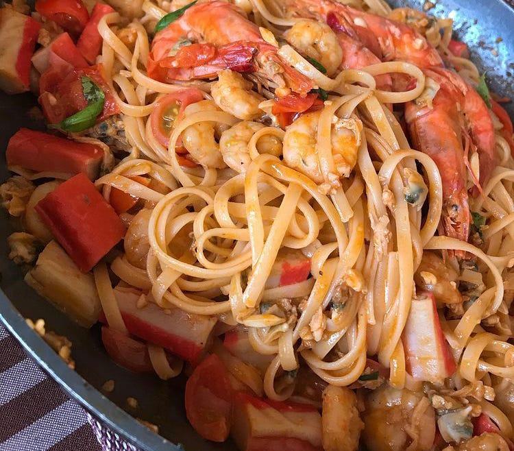 Why do Americans Serve Food When Someone Dies? by Araci Almeida Medium