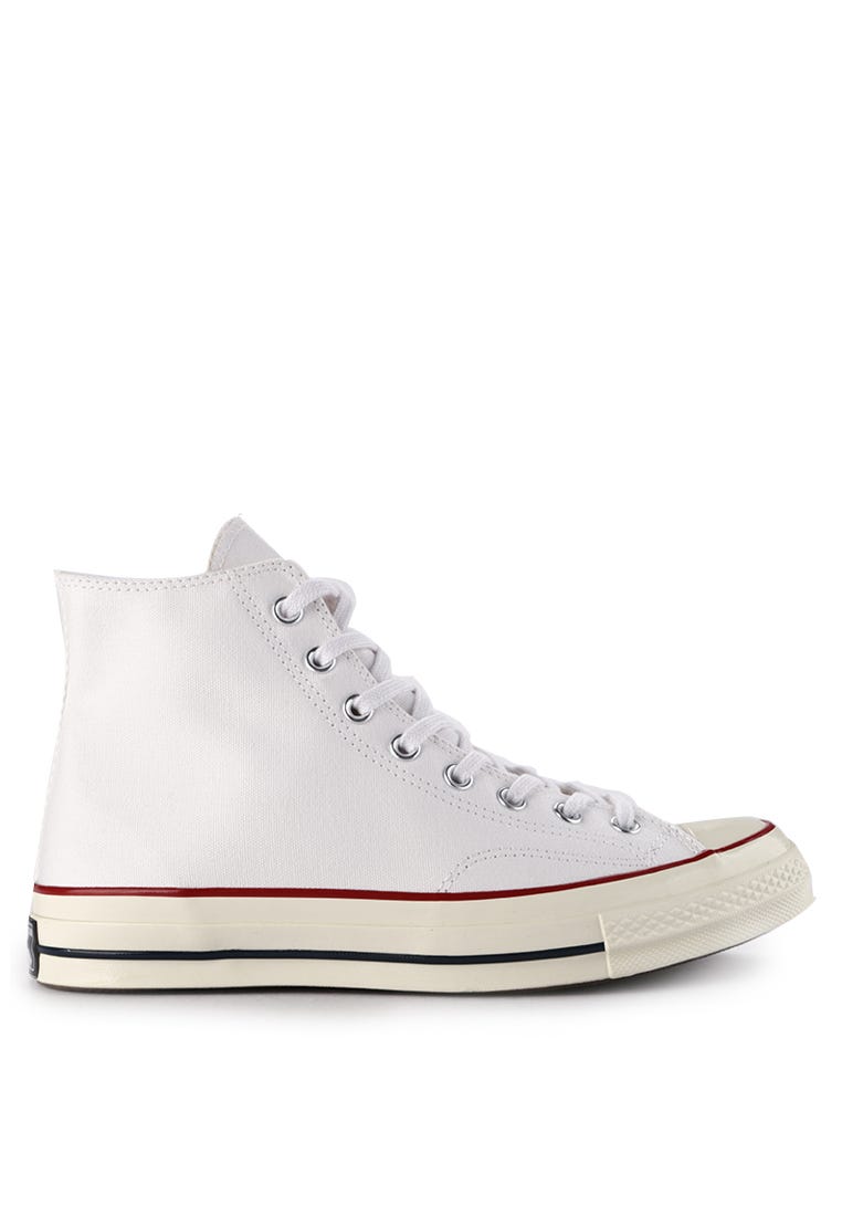 Inspirasi Gaya Fashion Pria  dengan Sepatu Converse by 