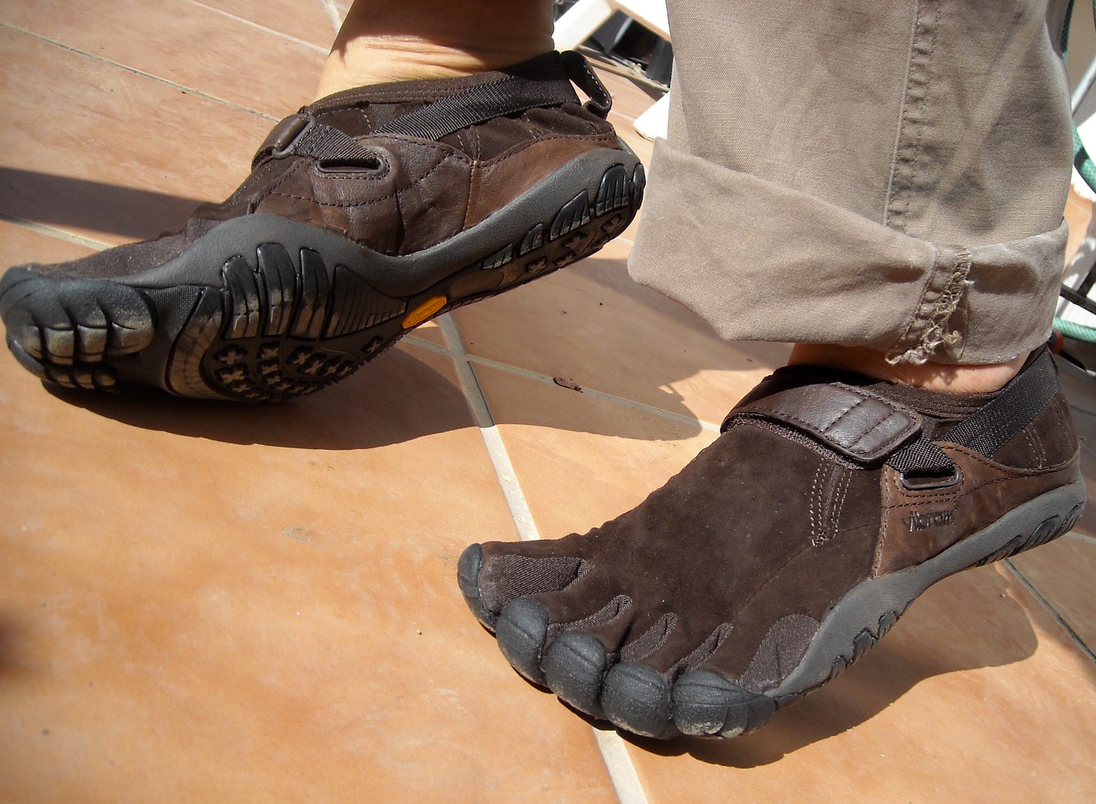 barefoot shoes for running on pavement