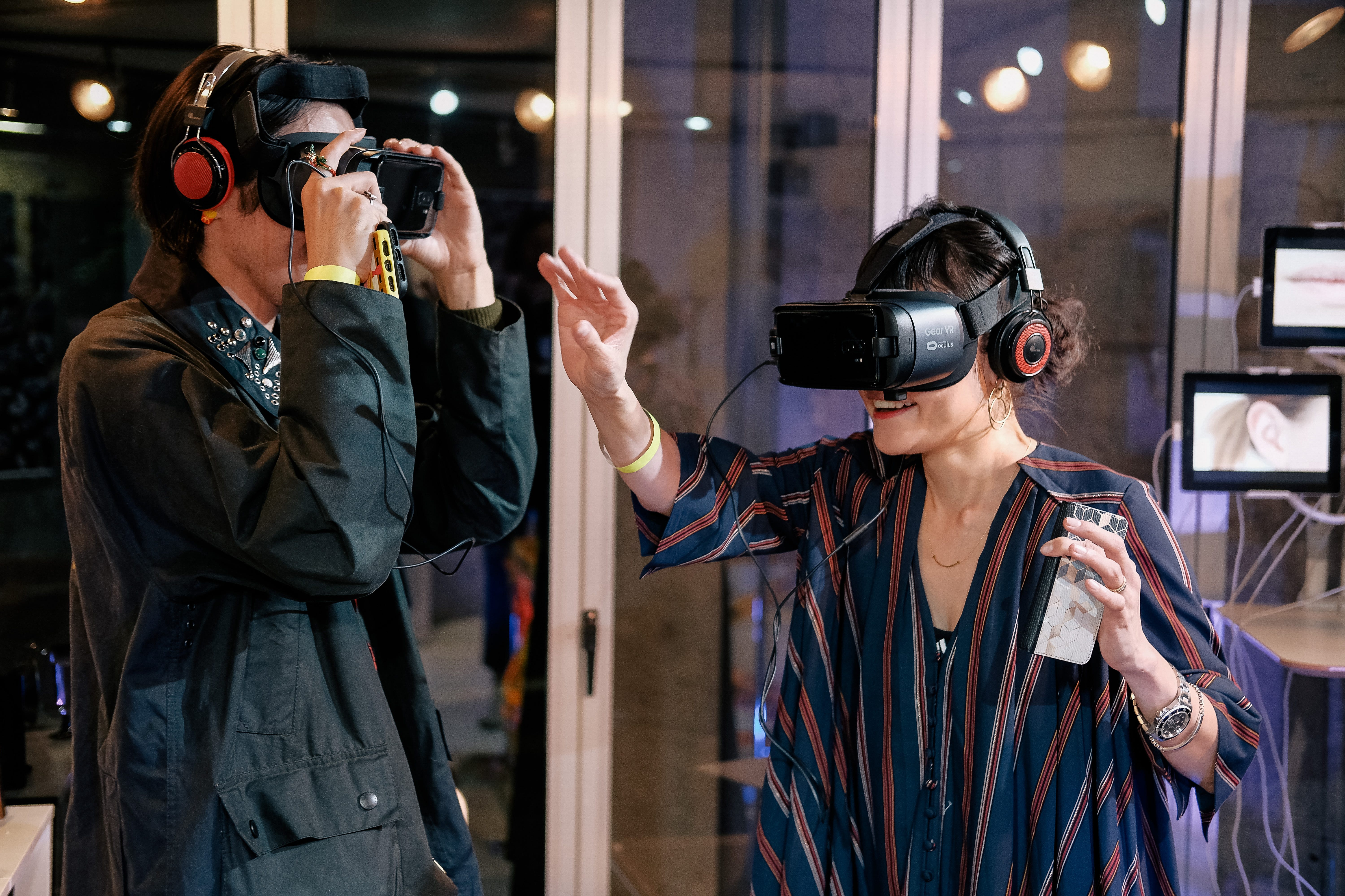 tommy hilfiger vr mall