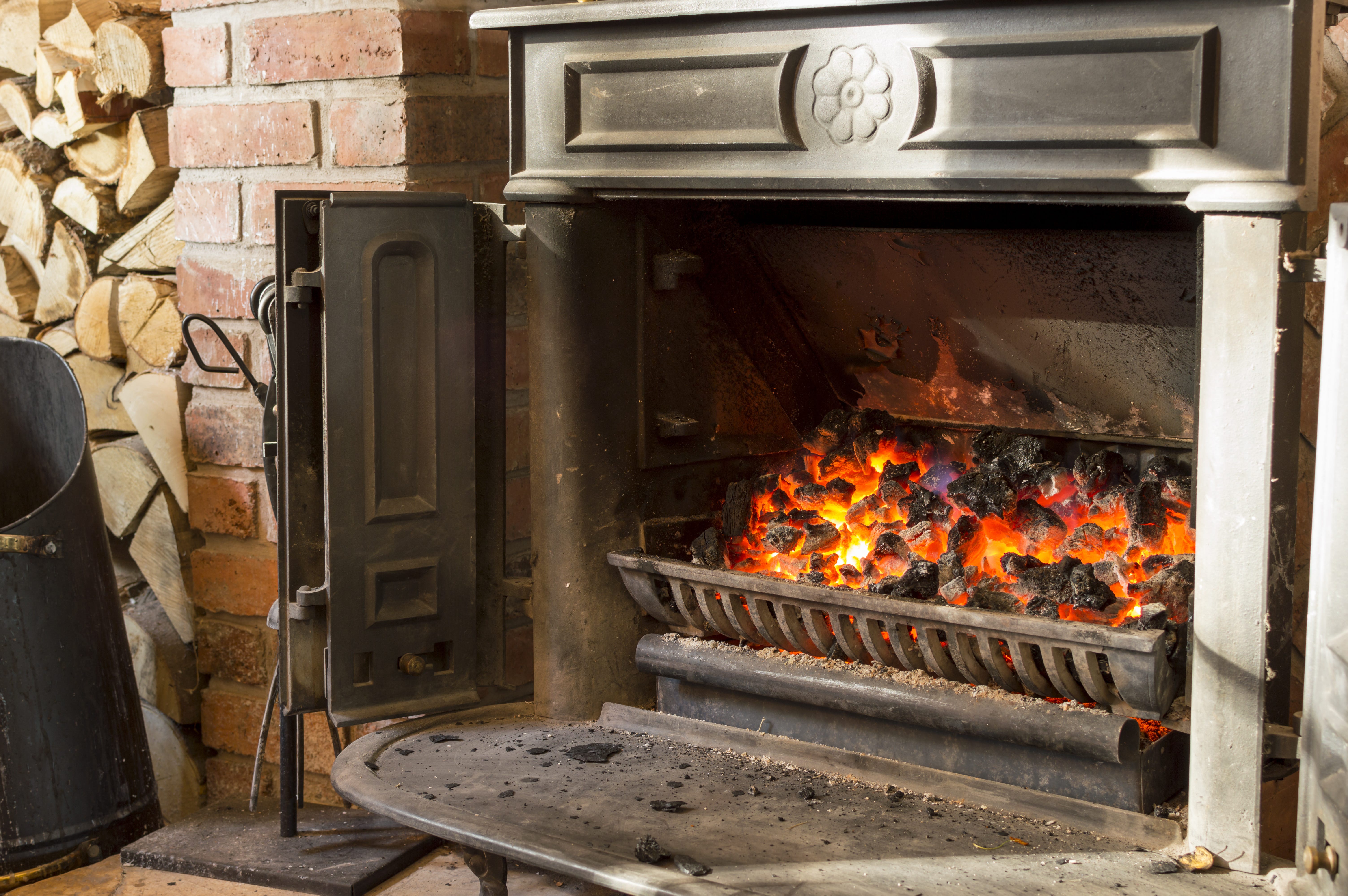 What Can I Burn In My Multi Fuel Stove Coal Hut Medium