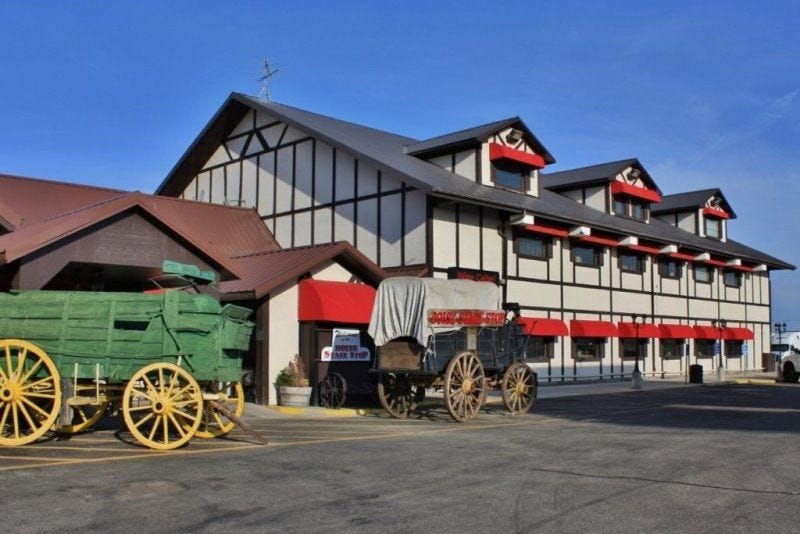 The 16 Best Truck Stops in America 🇺🇸 by Charley M. Truck Driver