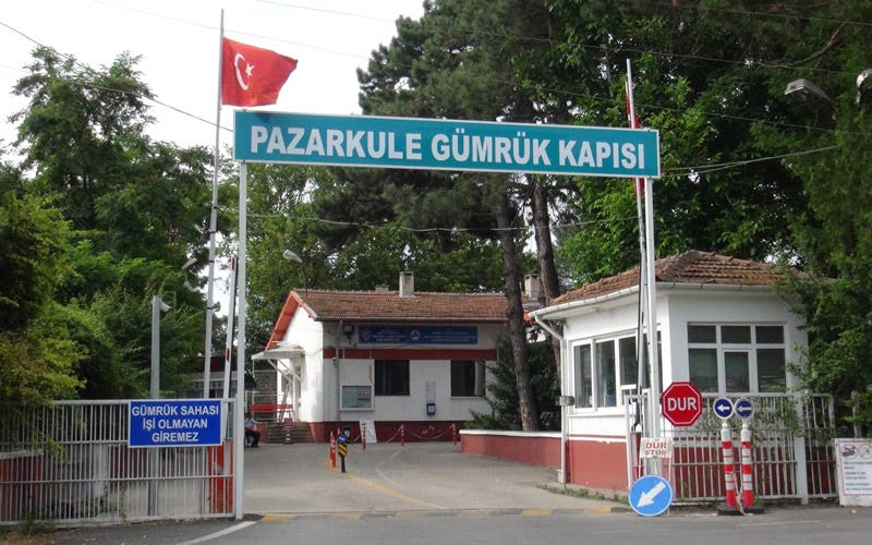 Kestanelik sınır kapısı