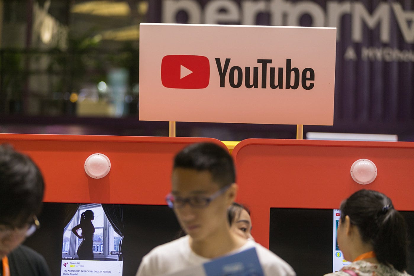 我为什么要给youtube买订阅 买赞 买分享 你应该知道这些 很容易说出为什么youtube 或者 Youtubing 是今天的新美国梦 在现 By 瓦罐