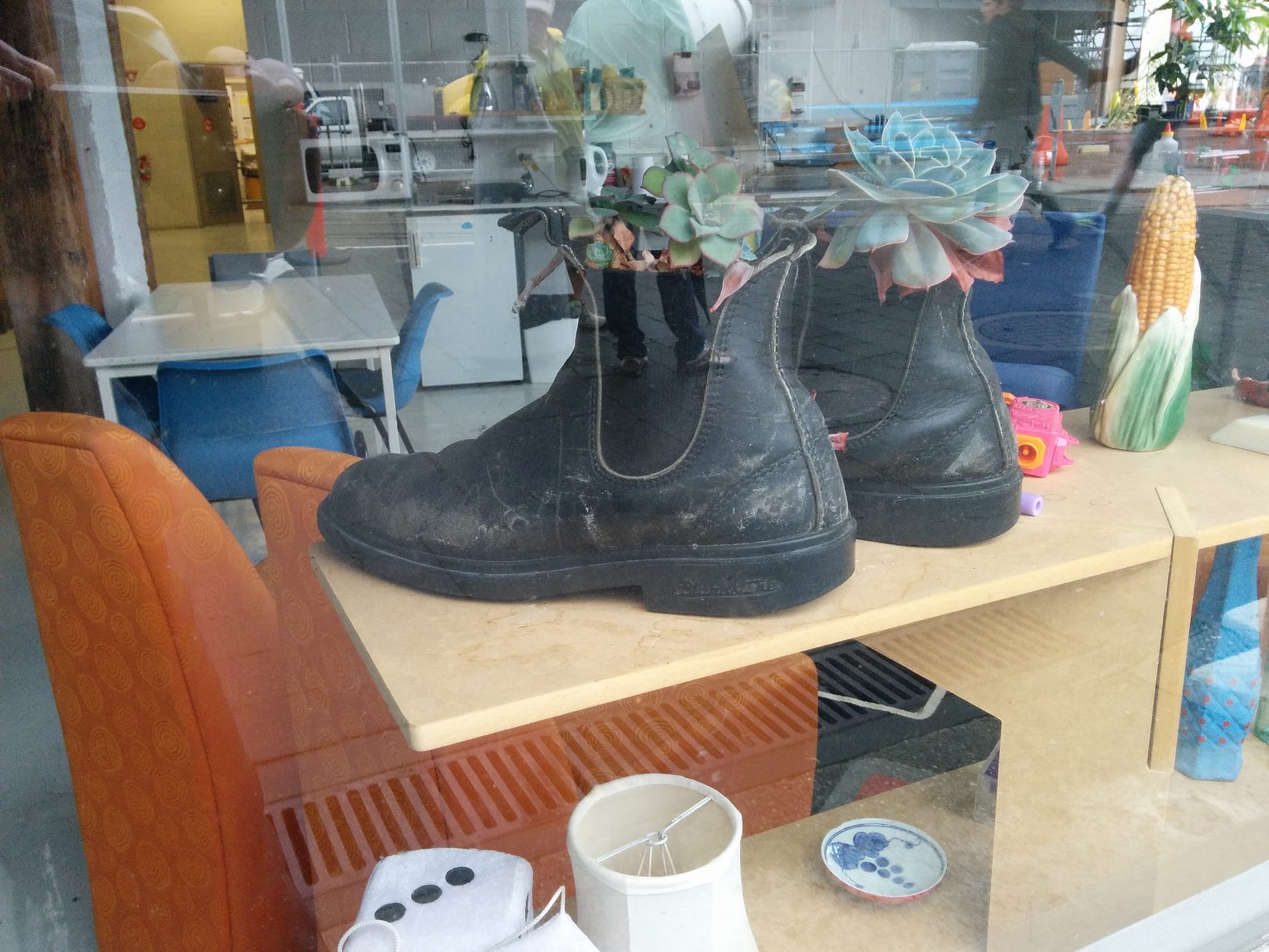 blundstone pull tabs