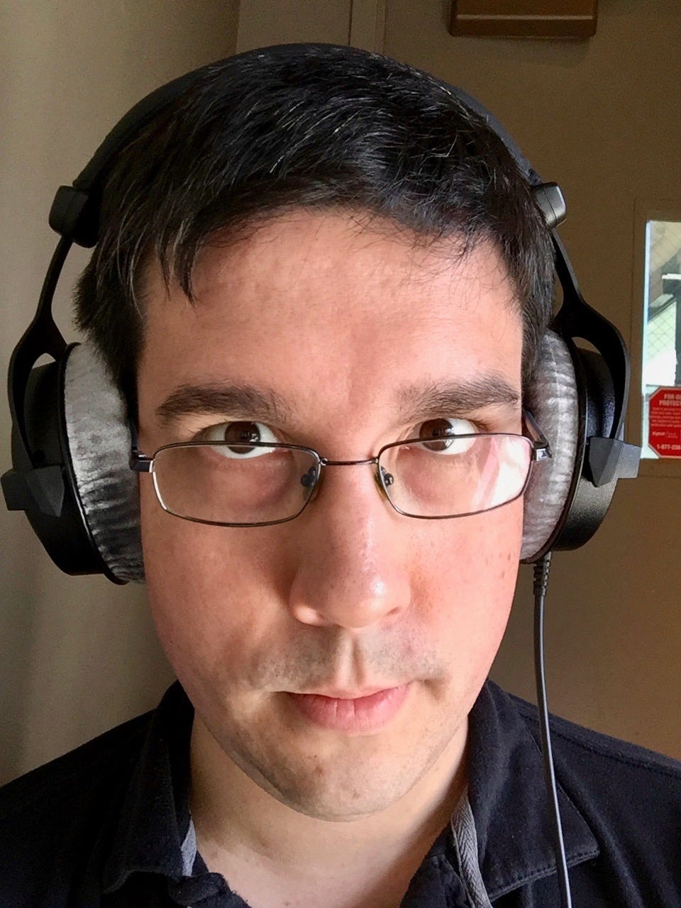 why are my headphones making a weird noise why are my headphones making a weird noise
