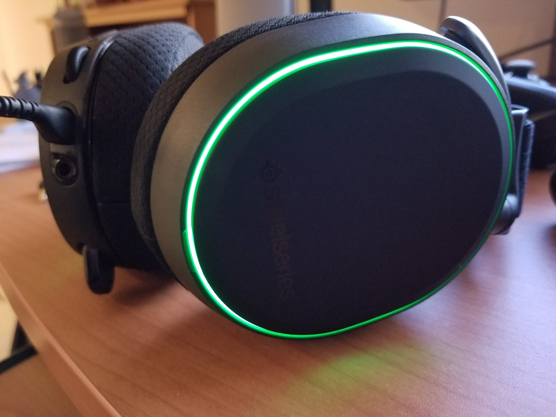 Steelseries Arctis Pro + GameDAC Review | by Alex Rowe | Medium