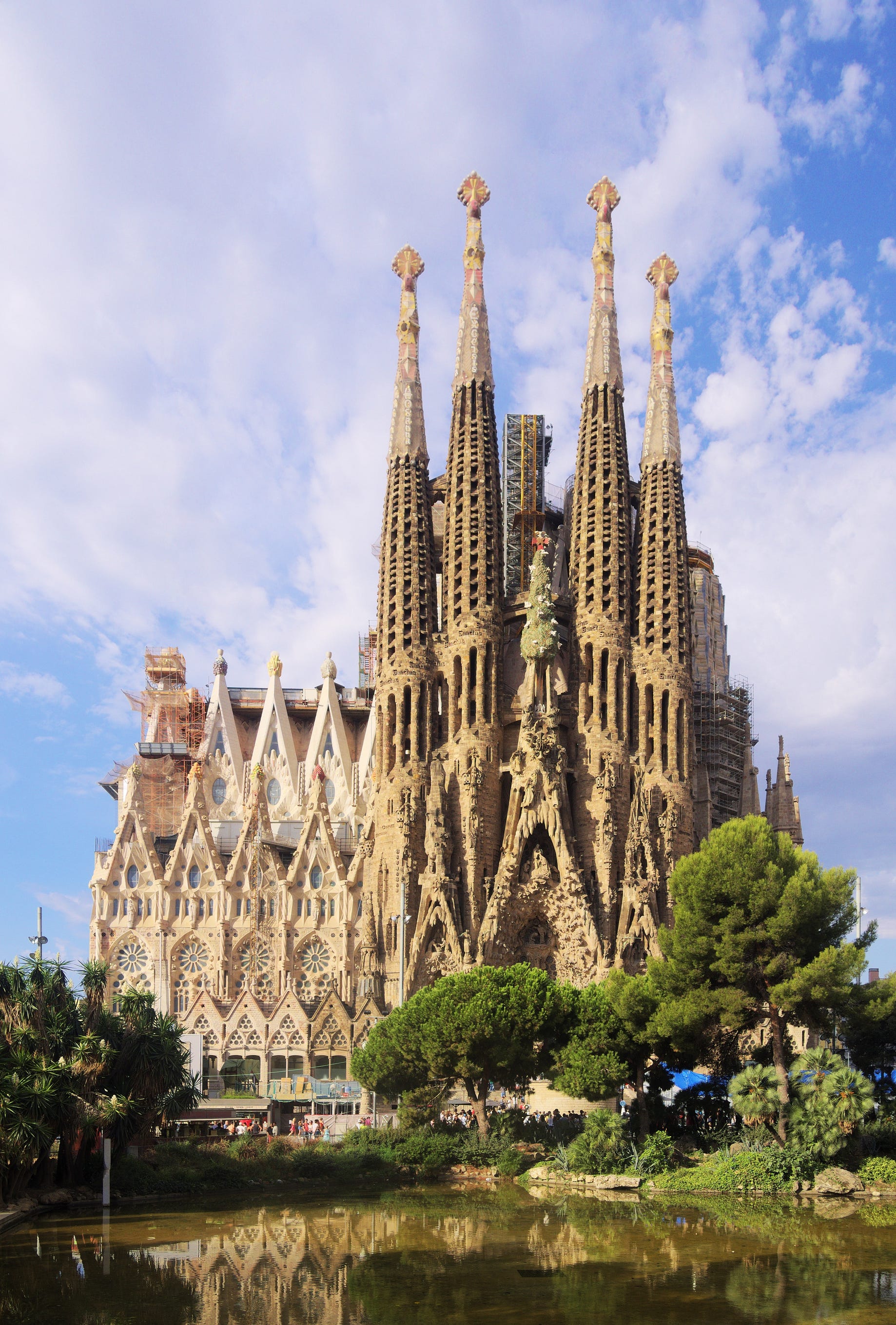 Introduccion A Antoni Gaudi La Vida De Antoni Gaudi By Tkymsk Medium
