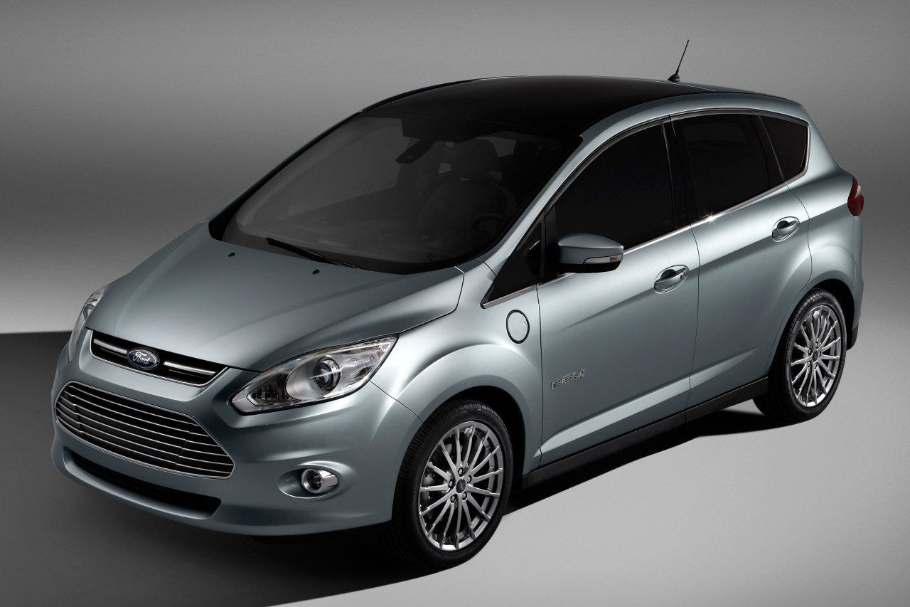 What Is The Difference Between Suvs Mpvs And Crossovers By John Dory Medium