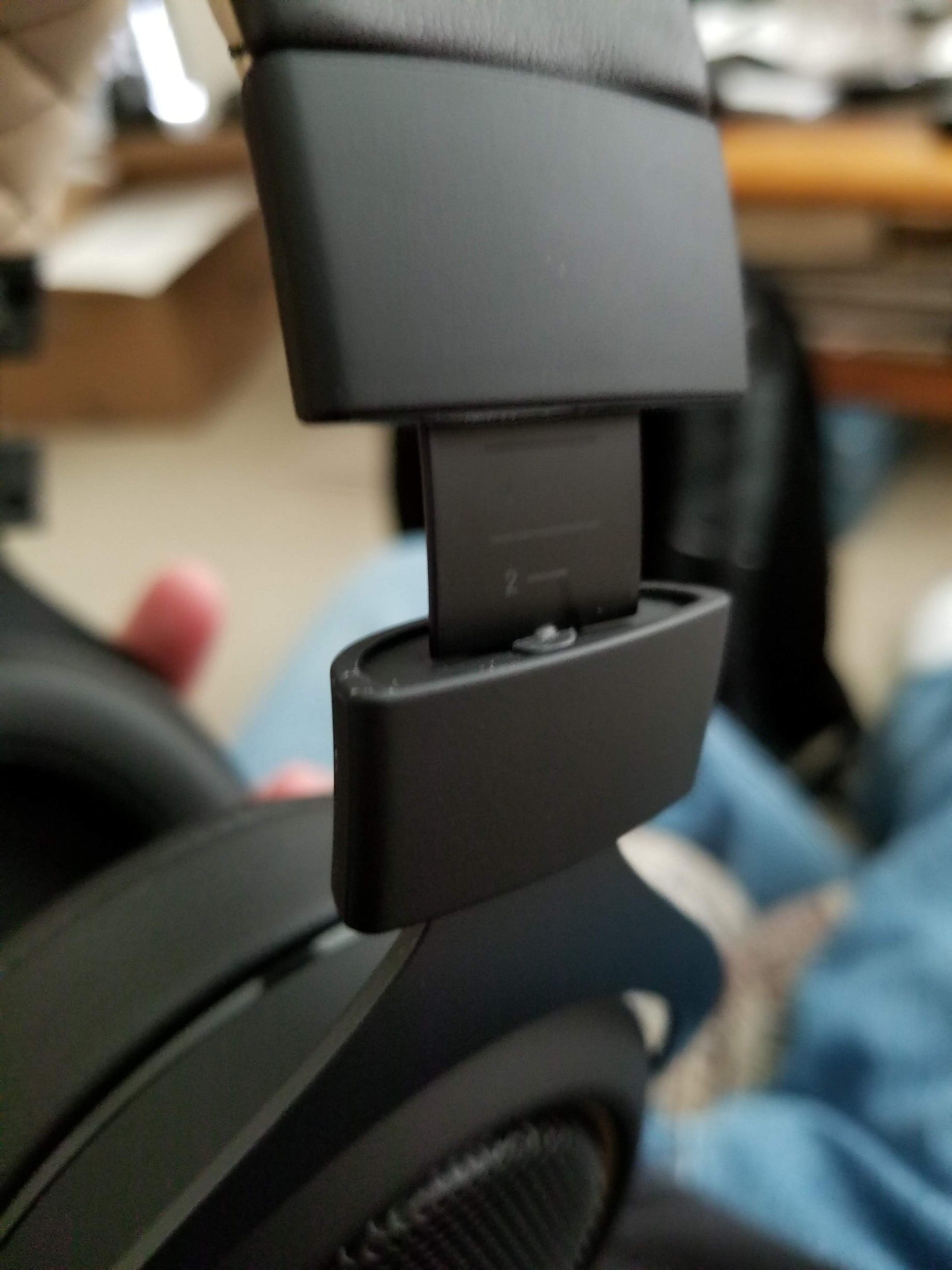 Corsair HS70 Wireless Gaming Headset 
