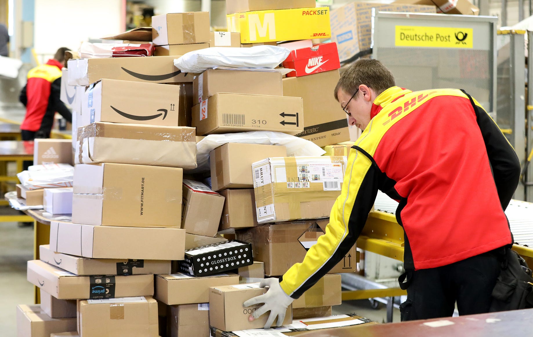 The Amazon Effect Is Making Customer Service Reps Lives Hell By Angela Lashbrook Onezero
